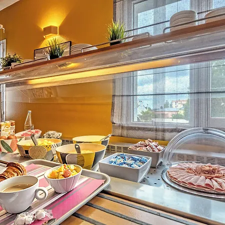 Hotel Logis Center 3*