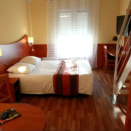 Szálloda Logis Center 3*