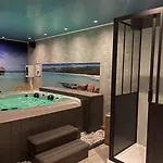 Logis Center Hotel