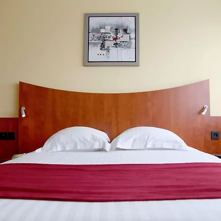 Logis Center Hotel 3*