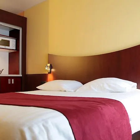 Logis Center 3* Brest