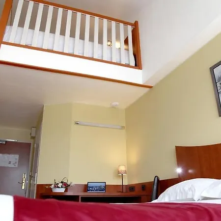 Logis Center Hotel 3*
