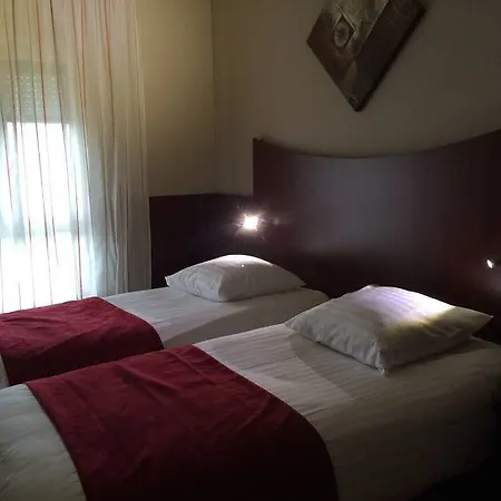 Logis Center 3*