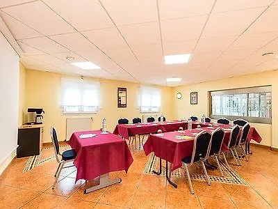 Logis Center Hotel
