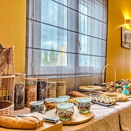 Hotel Logis Center 3*