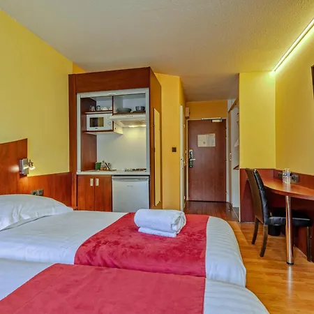 Hotel Logis Center 3*