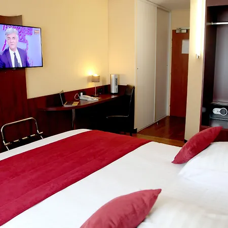 Logis Center Hotel 3*