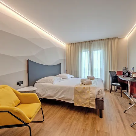 Logis Center 3* Brest
