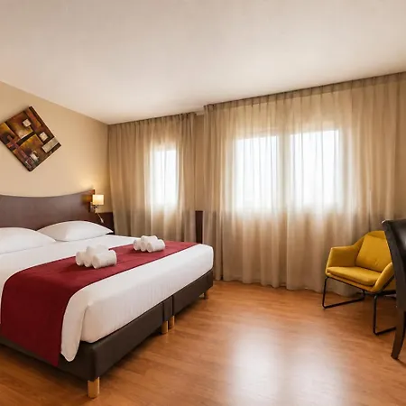 Logis Center Hotel