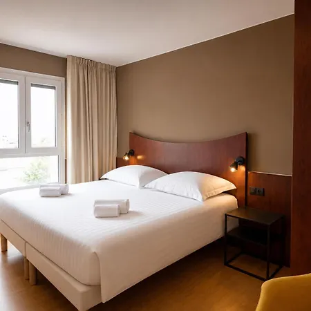 Logis Center Hotel