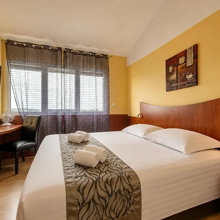 Logis Center 3* Brest