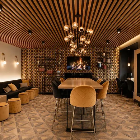 Hotel Logis Center 3*