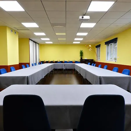 Hotel Logis Center 3*