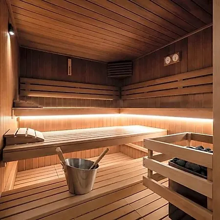 Logis Center 3* Brest