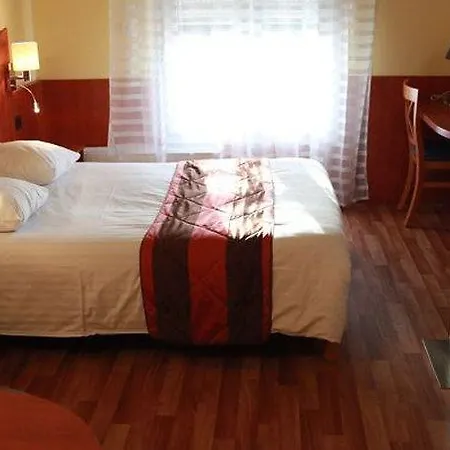 Hotel Logis Center 3*