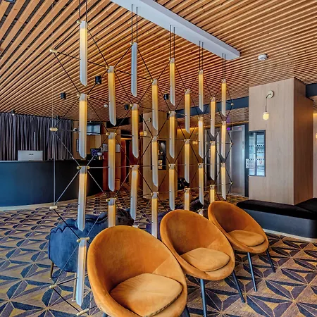 Hotel Logis Center 3*