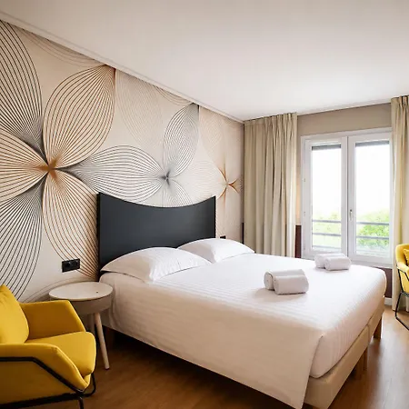 Logis Center Hotel