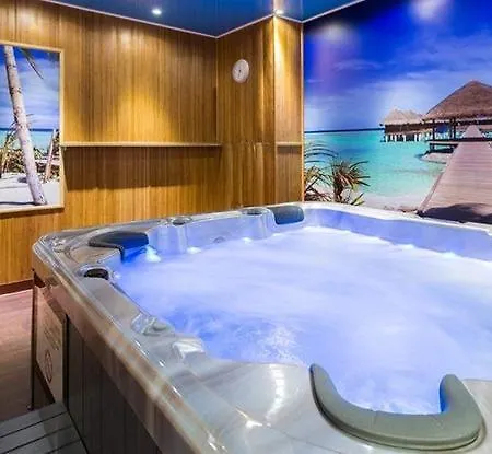 Logis Center Hotel 3*
