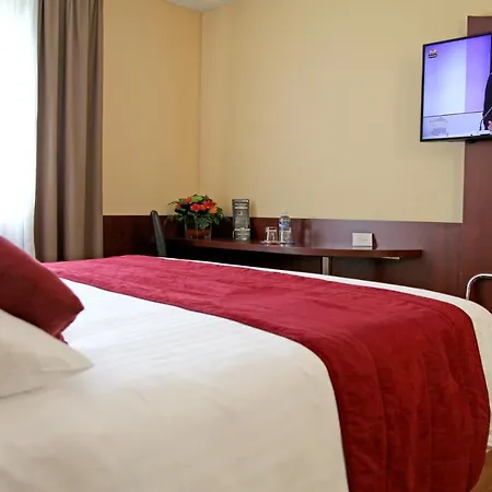 Logis Center 3*