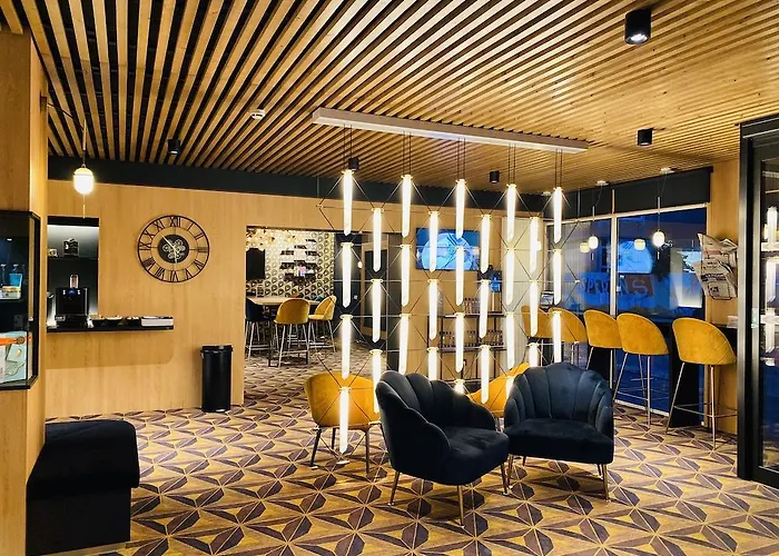 Logis Center Hotel 3*