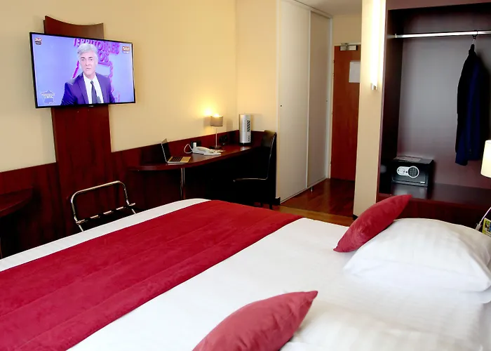 Logis Center Hotel 3*