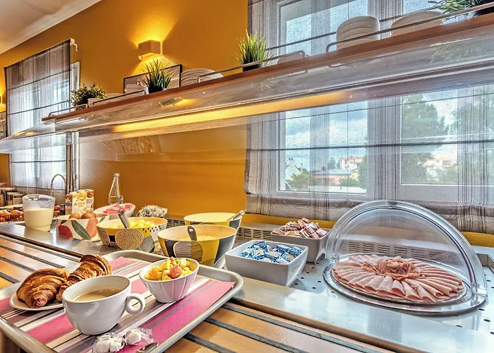 Hotel Logis Center 3*