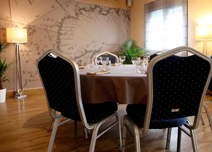 Logis Center Hotel 3*